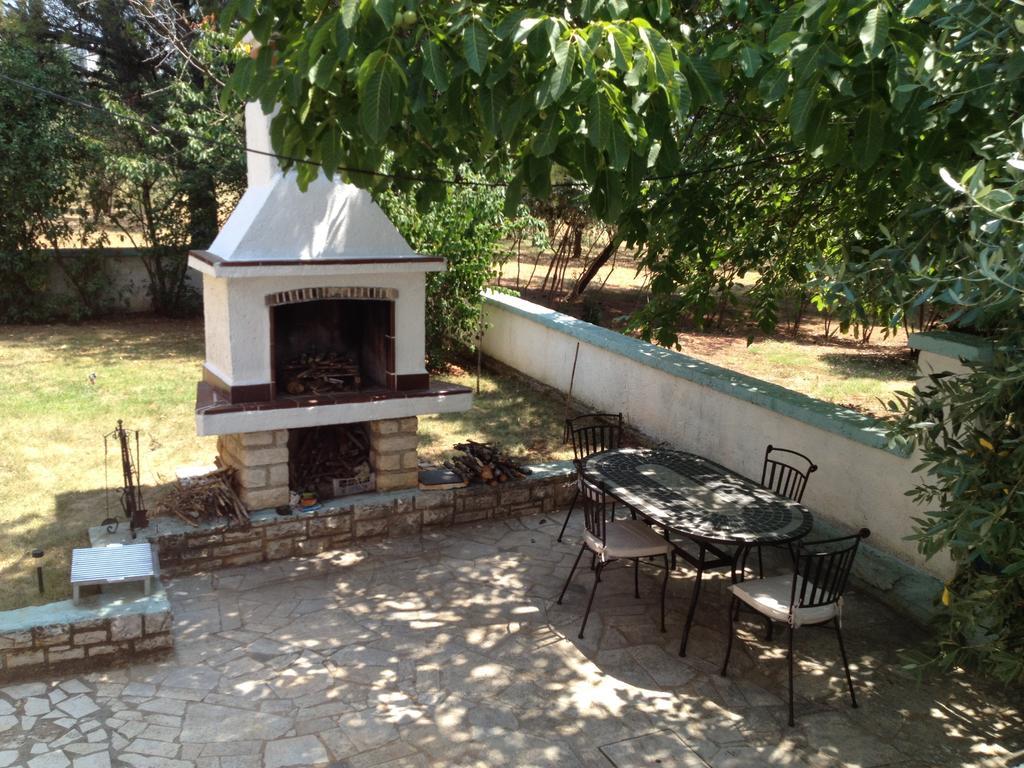 Villa Rosa With Yard And Children'S Playground Tar-Vabriga 객실 사진