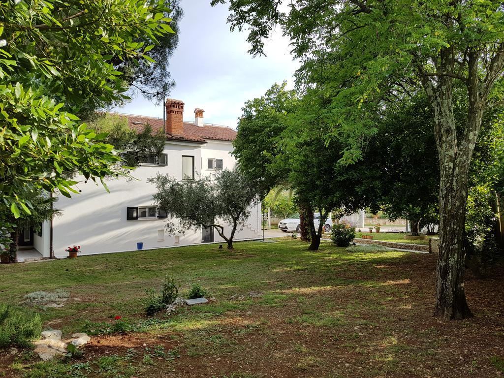 Villa Rosa With Yard And Children'S Playground Tar-Vabriga 외부 사진