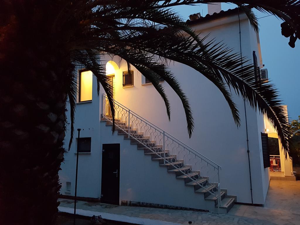 Villa Rosa With Yard And Children'S Playground Tar-Vabriga 외부 사진