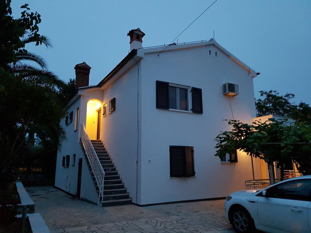 Villa Rosa With Yard And Children'S Playground Tar-Vabriga 외부 사진