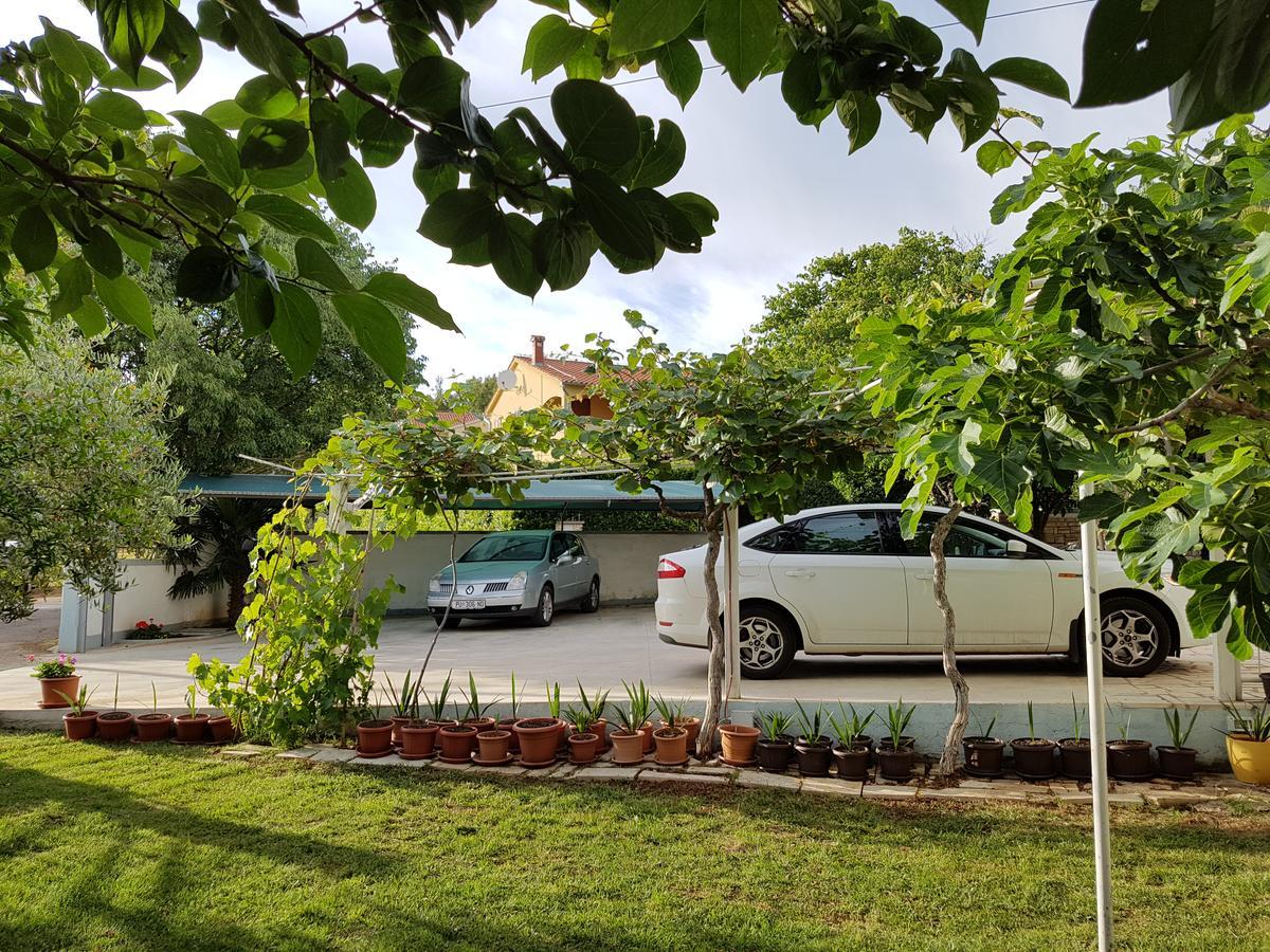 Villa Rosa With Yard And Children'S Playground Tar-Vabriga 외부 사진